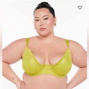 NWT Heavenly Satin Quarter Cup Plunge Bra, 38DDD